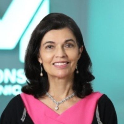 How Much Weight Can I Lose In a Month? 3 Dr. Donna Robinson, general practitioner and medical director at MedConsult Clinic Bangkok
